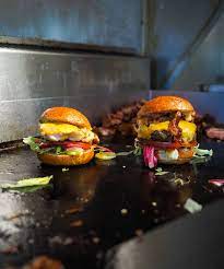 Diese lieferservice / restaurant serviert burger, salads. Penalty Burger Photos Facebook
