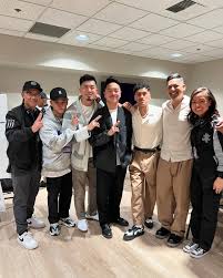 Genuinely had a blast judging alongside these titans at @vibedancecomp this  past weekend. 💪 My memories w/ Vibe go way back 💭 Went to watch my 1st  VIBE back in 2004, 1st