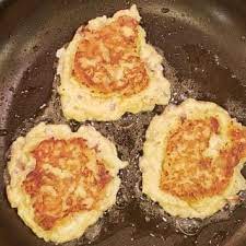 Easy Leftover Mashed Potato Cakes Recipe Recipe Potato Cakes Recipe Mashed Potato Cakes Potato Cakes