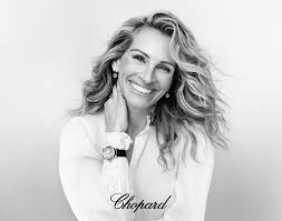 The actor and her husband, cinematographer danny moder, welcomed twins hazel and phinnaeus in 2004 and son henry in 2007. Julia Roberts Steps Out For Chopard S Happy Sport Watches