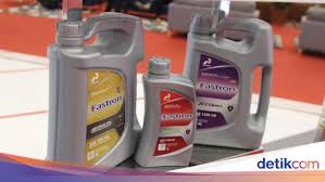 Sistim pelumas mobil berbeda dengan pelumas motor, terutama jenis motor berkopling basah spt motor bebek, motor laki, dll. Bisakah Pakai Oli Mobil Untuk Motor
