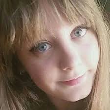 Samantha Strange's Instagram, Twitter & Facebook