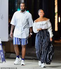 Последние твиты от memphis depay (@memphis). Diddy 49 Ging Zu Lori Harvey 22 Wahrend Sie Einen Entspannten Spaziergang Genossen