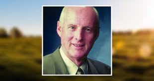 Lowell Fox's Instagram, Twitter & Facebook