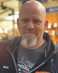 Erik Bacon's Instagram, Twitter & Facebook