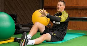 Die fitness gym dortmund app bietet dir alles was du erwartest und noch einiges mehr. Fitness In Football The Quest For Perfection Bvb De