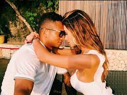 El momento fue captado por el hermano de la presentadora, quien subió una foto en familia en … La Historia De Amor De Fredy Guarin Y Sara Uribe Curiosidades De Futbol Futbolred