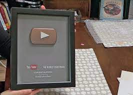 Diy A Youtube Play Button 10 000 Subscribers Budget Equestrian Diy Buttons Play Button Youtube