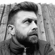 Lee Bellotti is fundraising for Macmillan Cancer Support