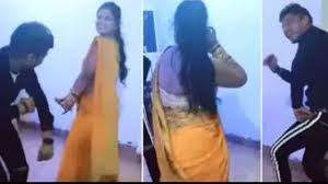 Bhabhi-Devar ka dhaansu dance! Sister-in-law dances on hit Bollywood song  with devar - WATCH viral video here