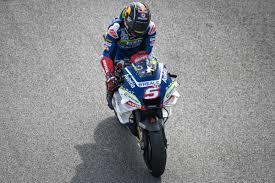C'est le team manager de l'équipe, l'espagnol raul romero, qui l'annonce, un accord aurait été trouvé avec johann zarco pour qu'il remplace karel abraham au sein de l'équipe. Reale Avintia Racing Set For 2020 Team Presentation Motogp