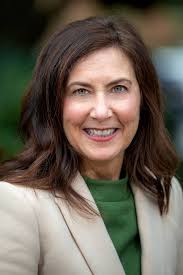 Eileen Brandon's Instagram, Twitter & Facebook