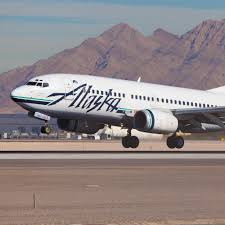 Alaska Airlines Plane Hits Bear While Landing In Alaska In 2020 Alaska Airlines Airlines Alaska