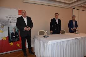 Maybe you would like to learn more about one of these? Byly Minister Spraw Zagranicznych Radoslaw Sikorski Goscil W Golubiu Dobrzyniu Promowal Swoja Ksiazke Zobacz Zdjecia Gazeta Pomorska
