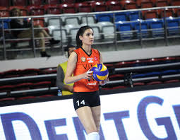 Gozde Yilmaz Eczacibasi Yla Bir Sezon Daha Voleybol Plus