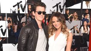 Miles tellers gattin ging im mai 2013 eine romantische beziehung mit ihrem damaligen freund teller ein. Miles Teller Marries Keleigh Sperry Over Labor Day Weekend The Hollywood Reporter