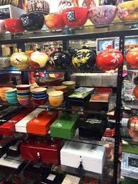 Beating klcc by 200,000 sq ft, mid valley stands at an impressive 1.7m sq ft in the middle of a whirlpool of activity as it is located right next to cititel hotel, boulevard. Centralmarket 10 50 Less And Cheapest Shopping Place Compared To Suria Klcc Mid Valley Mall China Town And Any Shopping Places Cheap Shopping Kuala Lumpur