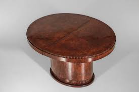 Découvrez l'ensemble de nos tables rondes, ovales, carrées ou rectangulaires, disponibles en plusieurs matériaux comme le verre, le bois ou encore le métal. French Art Deco Dining Table Vintage 1930 1940 Danke Galerie