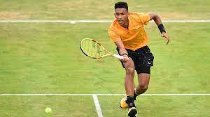 Is it a bit like the medvedev match last summer …. Atp London Stefanos Tsitsipas Unterliegt Felix Auger Aliassime Eurosport