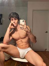 Manspreading....The Heat Is On. | Page 311 | JustUsBoys The Worlds Largest  Gay Message Board