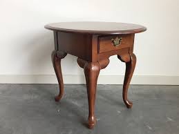Download broyhill fontana end table dimensions download prices shaker end table dimensions diy. Vintage Queen Anne Style Broyhill Side Table Rerunroom Vintage Furniture Home Decor