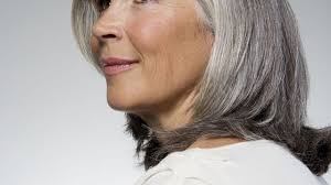 L'exposition au soleil a une action éclaircissante. Cheveux Blancs Comment Masquer Ou Assumer Ses Cheveux Blancs L Express Styles
