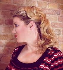 Frisuren bilder trendige frisuren locken frisuren frisur hochgesteckt gesicht französische zöpfe flechten haargel 90er jahre mode cornrows. 50er Frisuren Selber Machen Langes Haar Retrochicks