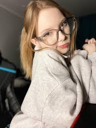 Jana Correa's Instagram, Twitter & Facebook