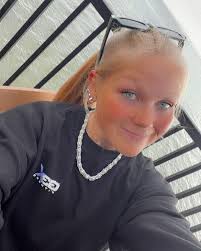 𝓐𝓶𝓪𝓷𝓭𝓪 𝓢𝓮𝓵𝓯 🦋 (@amandagself) • Instagram photos and videos