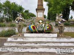 De ziua praznicului înălțării domnului, la monumentul eroilor din satul hârja au avut loc depuneri de coroane din partea asociației și parohiei. 10 Iunie Ziua Eroilor MarcatÄƒ La Alba Iulia Depuneri De Coroane Serviciu Religios È™i Defilarea GÄƒrzii De Onoare Ziarul Unirea