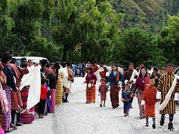 Traditional Clothing In Bhutan Costumes In Bhutan Bhutanese Clothing