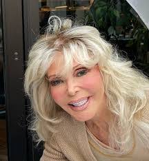 Toni Kramer's Instagram, Twitter & Facebook