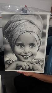 Auxiliar de limpeza Wallace Sousa expõe obras de arte no Senado