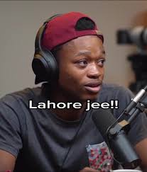 lahore ki alag vibe hae qasmy #lahore #bawajee #abdullahmarooff #fyp  #foryou #podcast