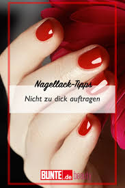 Nicht nur teppich, ein nagellack kann alles ruinieren, was wir im alltag benutzen, einschließlich kleidung oder möbel. Nagel Lackieren Mit Diesen 6 Nagellack Tipps Wird Deine Manikure So Gut Wie Nie Zuvor Nagellack Nagellack Design Nagellack Entfernen