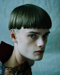 Whether it's the #bowlcut challenge for water or the kfc how to style a bowl haircut? Pin On Bowl Cut For Men