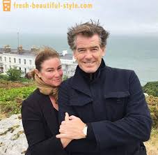 He also was the husband of the late actress cassandra harris as well as the father of actor sean brosnan. Pierce Brosnan È™i SoÈ›ia Sa SÄƒrbÄƒtorit Nunta Lor De Argint