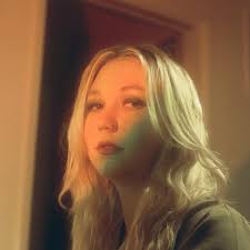 Mary Ives's Instagram, Twitter & Facebook