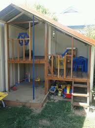 Kinderhaus Mit Sandkasten Gartenherbstidee In 2020 Kinderhaus Kinder Spielplatz Garten Hinterhof Spielplatz