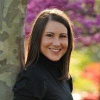 Lindsay Stout's Instagram, Twitter & Facebook