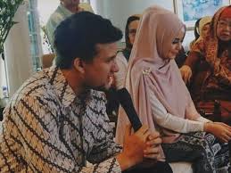 Meskipun kini ia telah vakum dari dunia hiburan, namun pesonanya masih selalu sukses memikat hati para penggemarnya. Rifky Balweel Juga Sudah Tahu Risty Tagor Dan Stuart Collin Tunangan