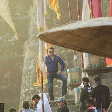 Dabangg 3 Salman Khan Greets All His Fans With Salaam Alaikum And They Can T Stop Crying Happy Tears Pinkvilla All changes when a stranger appears from a shadowy past. dabangg 3 salman khan greets all his