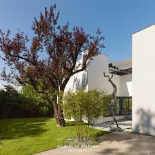 Here are the most impressive luxurious modern villa designs around the globe which have all the factors like design, wide space and location. Modern Villa Design Incredible Su House By Alexander Brenner Architecture Beast