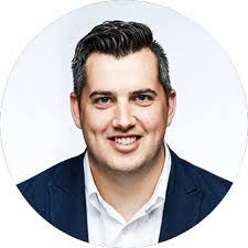 Robert Jasak's Instagram, Twitter & Facebook