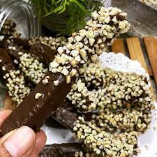 250gm mentega 160gm gula kaster 1 biji telur 1 kuning telur 300gm tepung gandum 1/4 sudu teh baking alhamdulillah, menjadi jugak biskut viral ni. 12 Resipi Biskut Raya Viral Ina Azlina Mudah Buat Dan Sedap Menggunakan Sukatan Cawan Cahaya Hayati