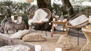 So Funktioniert Der Look Aperitivo O Clock Im Spatsommer Geniessen Wir Noch So Viele Abende Wie Moglich Draussen In 2020 Gartenmobel Sets Lounge Sessel Outdoor Lounge