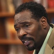 Hallaron muerto a Rodney King, ícono de los disturbios raciales en EEUU