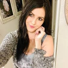 Tinna Oliver's Instagram, Twitter & Facebook