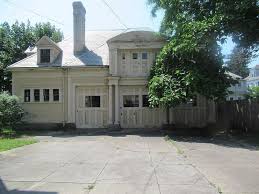 689 County St New Bedford Ma 02740 Mls 72542973 Zillow Colonial Revival Old House Dreams New Bedford