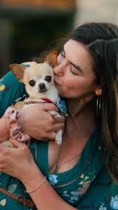 Captured a special moment 🌅 I met Freda (@thebadpotter) and her dog, Lucy,  earlier this year. They were playing fetch